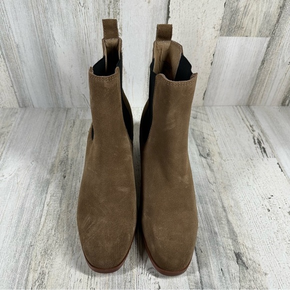 NEW Steve Madden Rhiannon Chelsea Tan Suede Block Heel Ankle Boots #370 - Picture 12 of 12